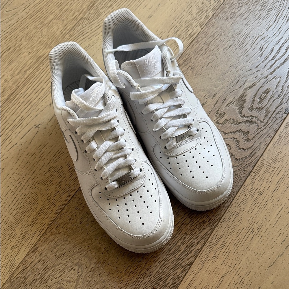 Nike Air Force 1 - worn once size 9 (womens)